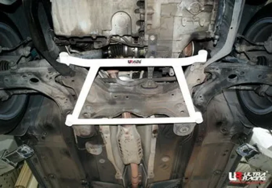 Ultra Racing VW Golf 4 97-06 (1.8) UltraRacing 4-Point Front H-Brace 1271, référence LA4-1271