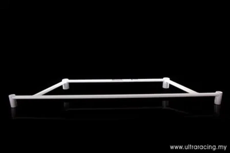 Ultra Racing Nissan Bluebird 92-96 U13 1.8 Ultra-R 4-Point Front H-Brace, référence LA4-1297