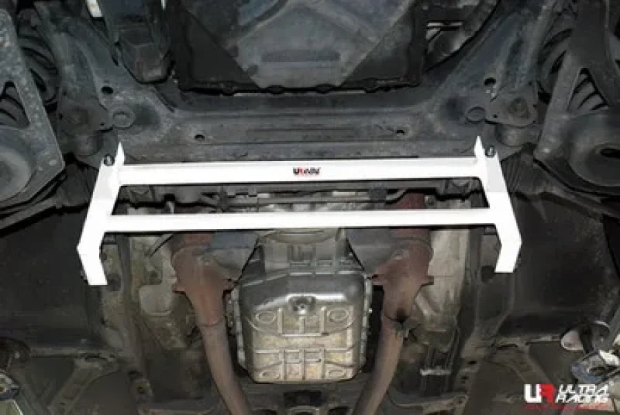 Ultra Racing Jaguar XJ (X308) 4.0 98-02 Ultra-R 4-Point Front H-Brace, référence LA4-1544