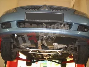Ultra Racing Mitsubishi Lancer 02-07 CS2/3/5 Ultra-R 4Point Front H-Brace, référence LA4-158