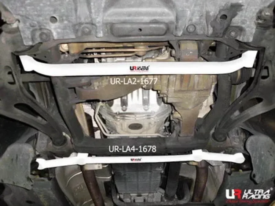 Ultra Racing Mercedes R-Class W251/W350 07+ 3.5 Ultra-R 4P Front Brace, référence LA4-1678