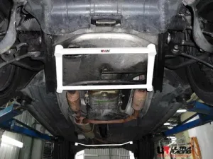 Ultra Racing BMW E53 X5 4.4 99-06 UltraRacing 4-Point Front H-Brace, référence LA4-1702