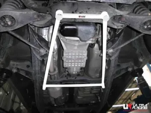 Ultra Racing Mitsubishi Triton/L200 06+ Ultra-R 4-Point Rear Lower Brace, référence LA4-1746