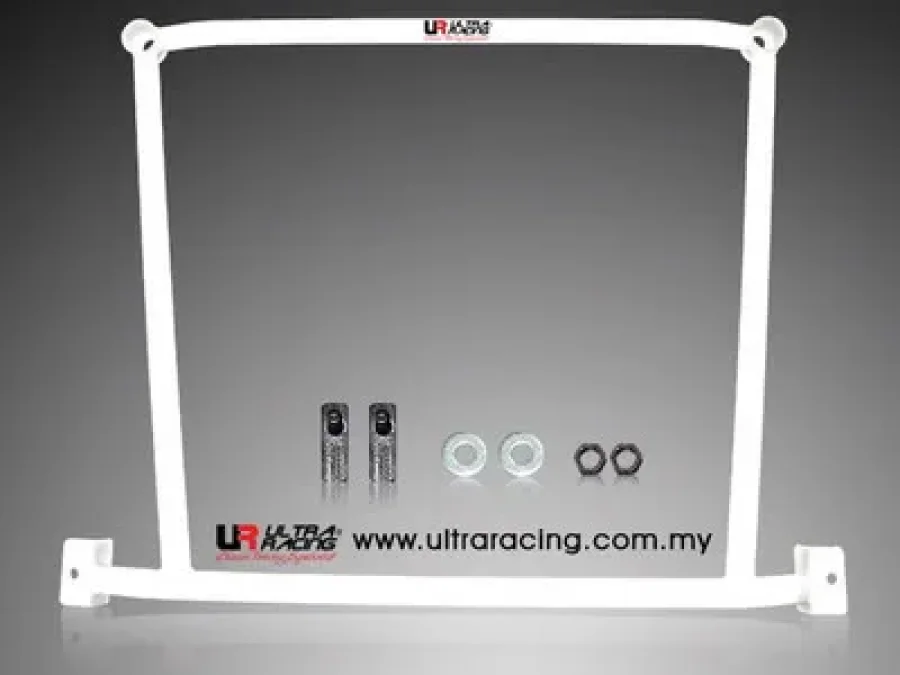 Ultra Racing Nissan Cefiro 94-98 A32 UltraRacing 4-Point Front H-Brace, référence LA4-411