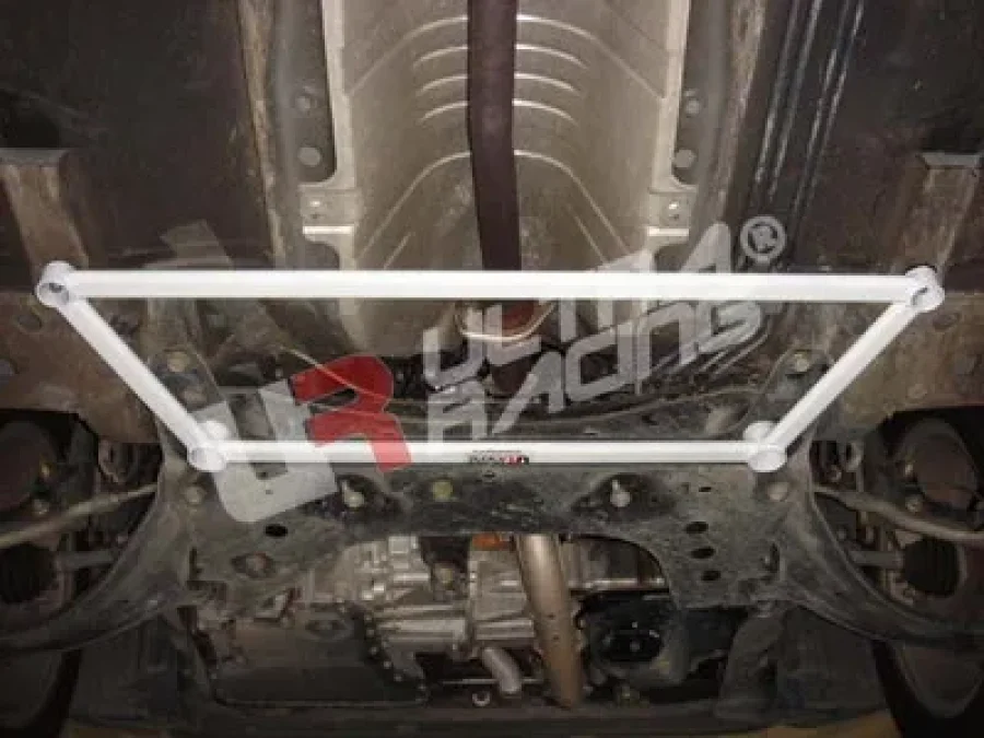Ultra Racing Nissan Micra K12 02-07 UltraRacing 4-Point Front H-Brace, référence LA4-519