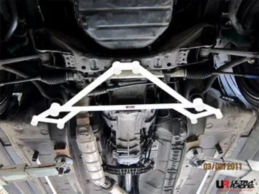 Ultra Racing Toyota Chaser 92-96 2.5T UltraRacing 8-Point Front H-Brace, référence LA8-1241