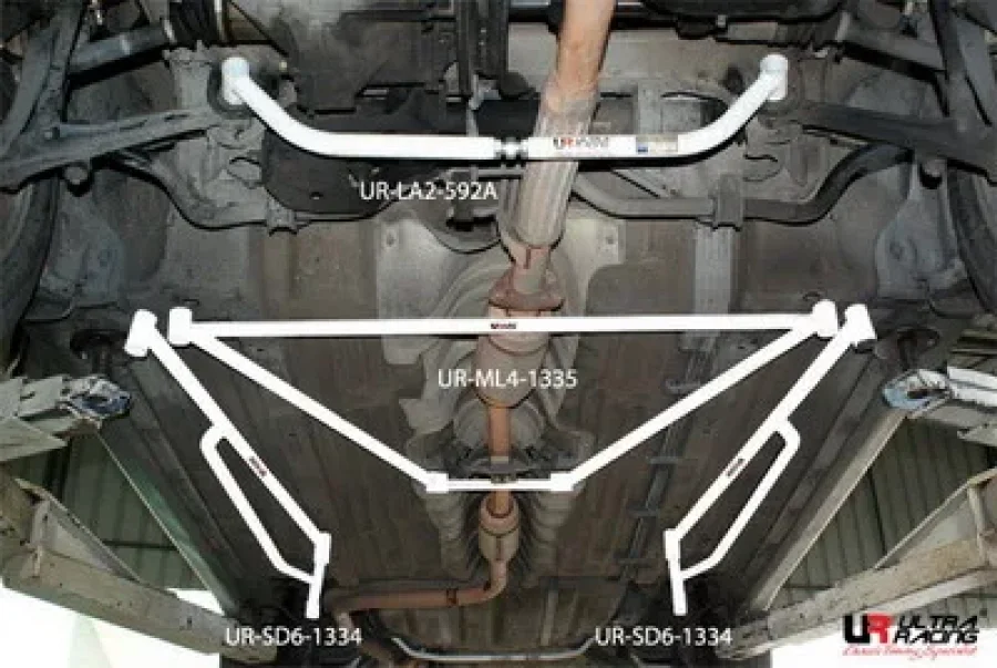 Ultra Racing Honda Accord 90-93 UltraRacing 4-Point Mid Lower Brace, référence ML4-1335