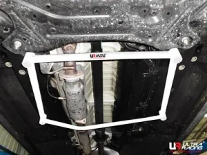 Ultra Racing Kia Sportage 10+ 2.0 UltraRacing 4-Point Mid Lower Bar 1733, référence ML4-1733