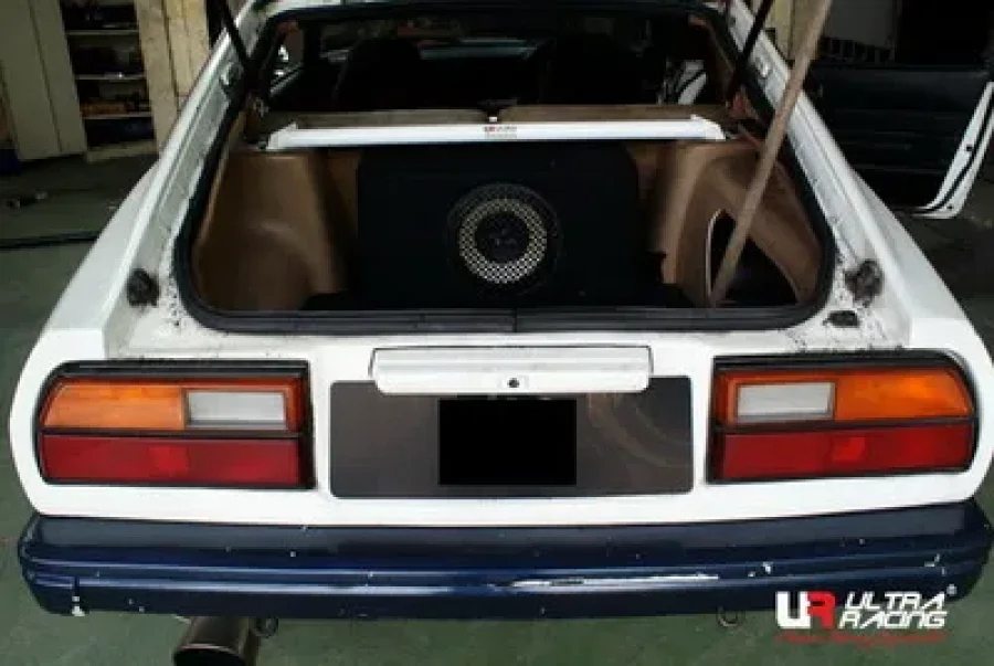 Ultra Racing Nissan 280ZX 79-83 UltraRacing 2-Point Rear Upper Strutbar, référence RE2-1341