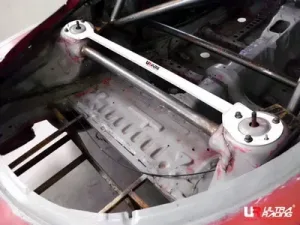 Ultra Racing Mazda RX7 FD 93-97 UltraRacing Rear Upper Strutbar 1531, référence RE2-1531