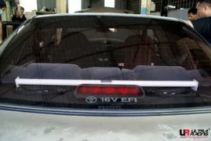 Ultra Racing Toyota Carina II 87-92 2.0 Ultra-R Rear Upper Strutbar, référence RE2-1538