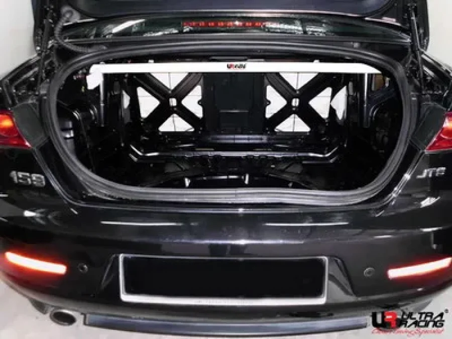 Ultra Racing Alfa Romeo 159 05+ / Brera Ultra-R 2P Rear Upper Strutbar, référence RE2-1605
