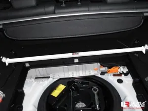 Ultra Racing Lexus CT200H / Prius XW30 Ultra-R Rear Upper Strutbar 1623, référence RE2-1623