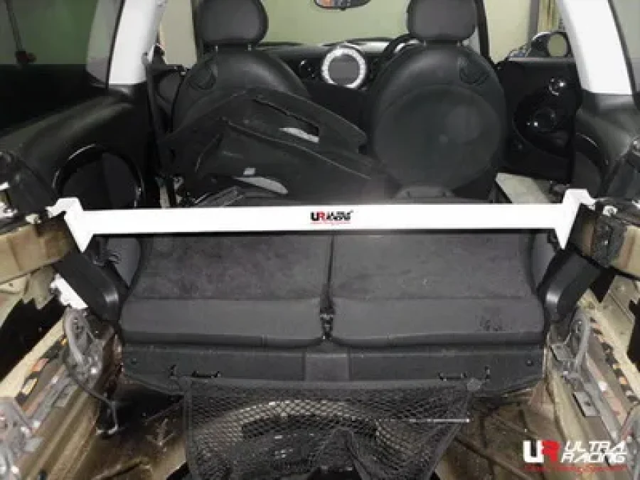 Ultra Racing Mini Cooper S R56 /Clubman UltraRacing Rear Upper Strutbar, référence RE2-1645