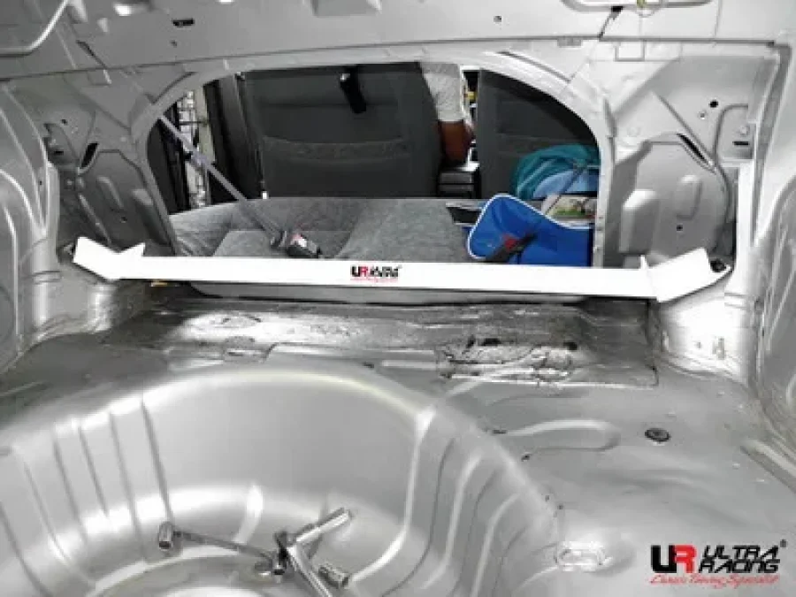 Ultra Racing Nissan Sunny 95-99 B14 UltraRacing Rear Upper Strutbar, référence RE2-1745