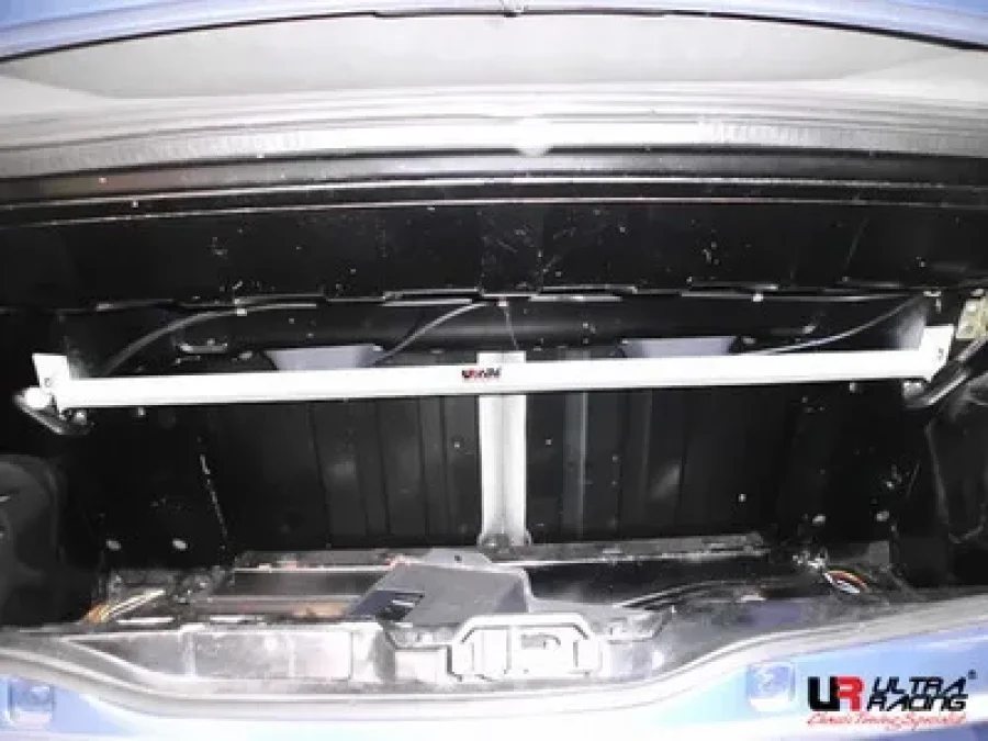 Ultra Racing Fiat Punto 1 Cabrio UltraRacing 2-Point Rear Upper Strutbar, référence RE2-1755