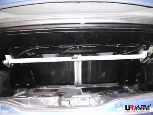 Ultra Racing Fiat Punto 1 Cabrio UltraRacing 2-Point Rear Upper Strutbar, référence RE2-1755