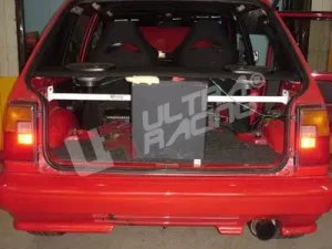 Ultra Racing Daihatsu Charade G11 83-85 Ultra-R 2P Rear Upper Strutbar, référence RE2-644A
