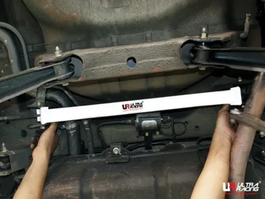 Ultra Racing Chery A5 06+ UltraRacing 2-Point Rear Lower Bar 1267, référence RL2-1267