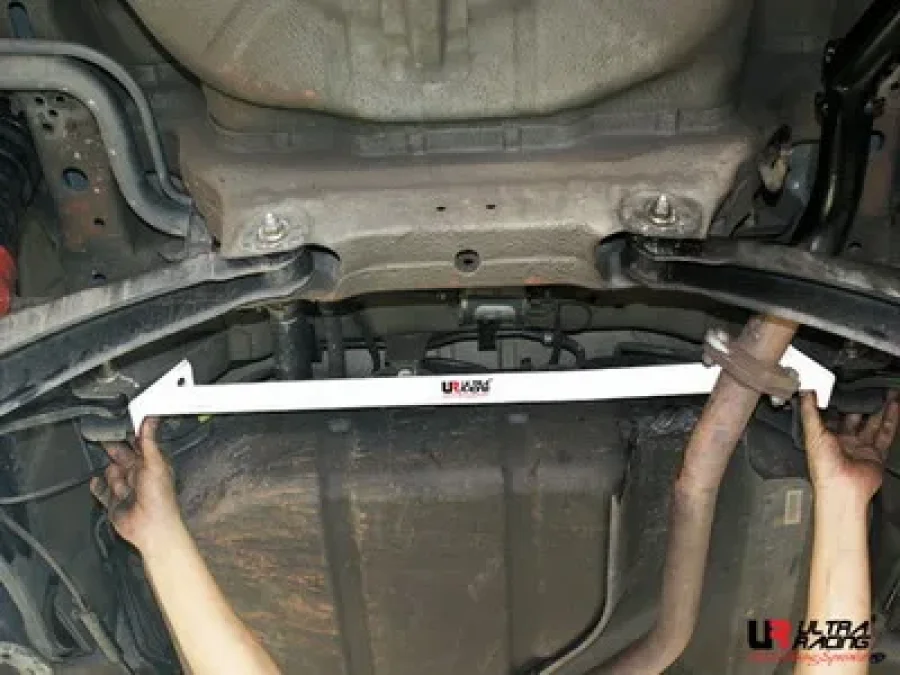 Ultra Racing Chery A5 06+ UltraRacing 2-Point Rear Lower Bar 1268, référence RL2-1268