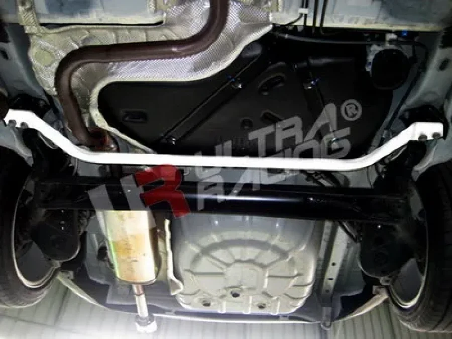 Ultra Racing Ford Fiesta MK6/7 1.6 08+ UltraRacing 2P Rear Lower Tiebar, référence RL2-1370