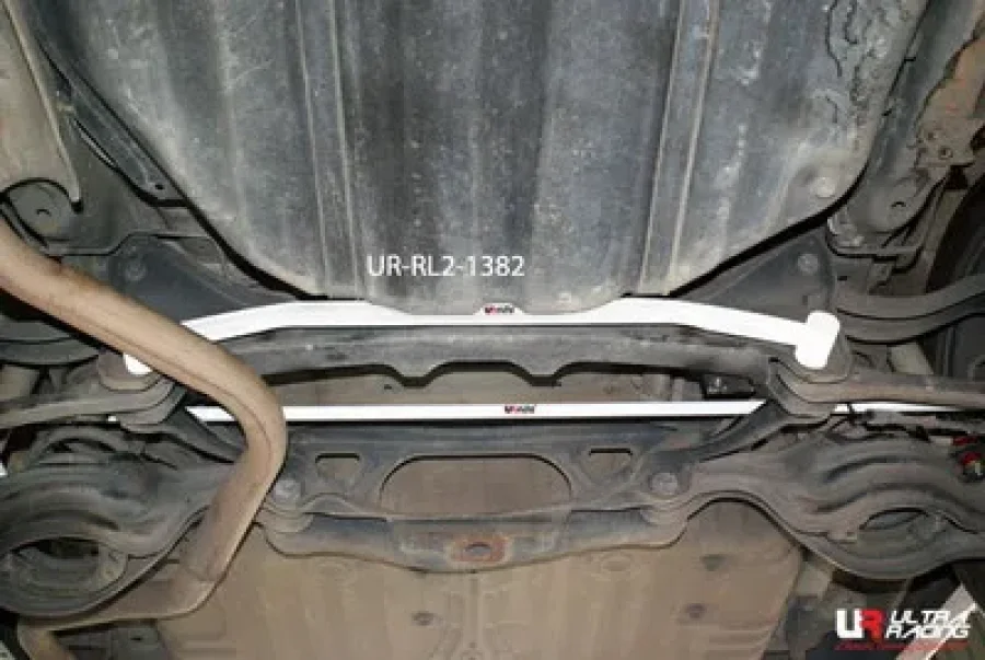Ultra Racing Honda Odyssey 94-98 RA 2.2 UltraRacing Rear Lower Tiebar, référence RL2-1382