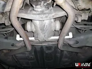 Ultra Racing Mercedes E-Class 03-06 W211 Ultra-R Rear Lower Tiebar, référence RL2-1486