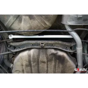 Ultra Racing Nissan Bluebird 83-90 U11 1.8 Ultra-R Rear Lower Tiebar, référence RL2-1594