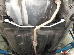 Ultra Racing Kia Rio 1.5 DC 05-10 UltraRacing 2-Point Rear Lower Tiebar, référence RL2-1688