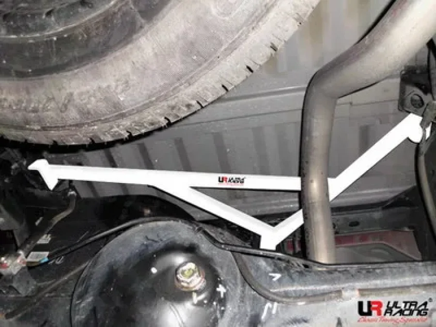 Ultra Racing Isuzu D-Max 3.0D 02+ UltraRacing 3-Point Rear Lower Bar 1711, référence RL3-1711