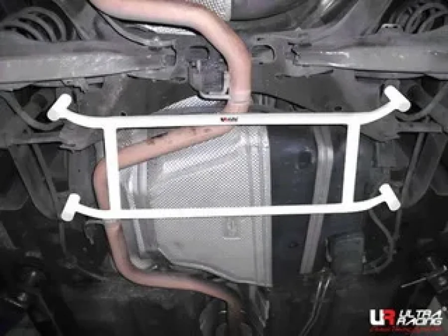 Ultra Racing Saab 93 02-12 2.0T UltraRacing 4-Point Rear Lower Brace, référence RL4-1674