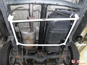 Ultra Racing Mitsubishi Triton/L200 06+ Ultra-R 4-Point Rear L Brace 1747, référence RL4-1747