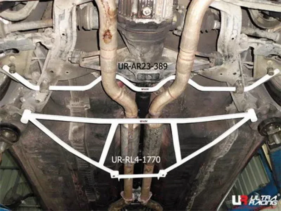 Ultra Racing Nissan 300ZX Z32 90-97 UltraRacing 4-Point Rear Lower Brace, référence RL4-1770