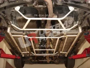 Ultra Racing Mitsubishi Outlander 03-06 Ultra-R 4-Point Rear Lower Brace, référence RL4-351