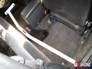 Ultra Racing Toyota Celica ST183 89+ Ultra-R 2-Point Room Bar, référence RO2-1219