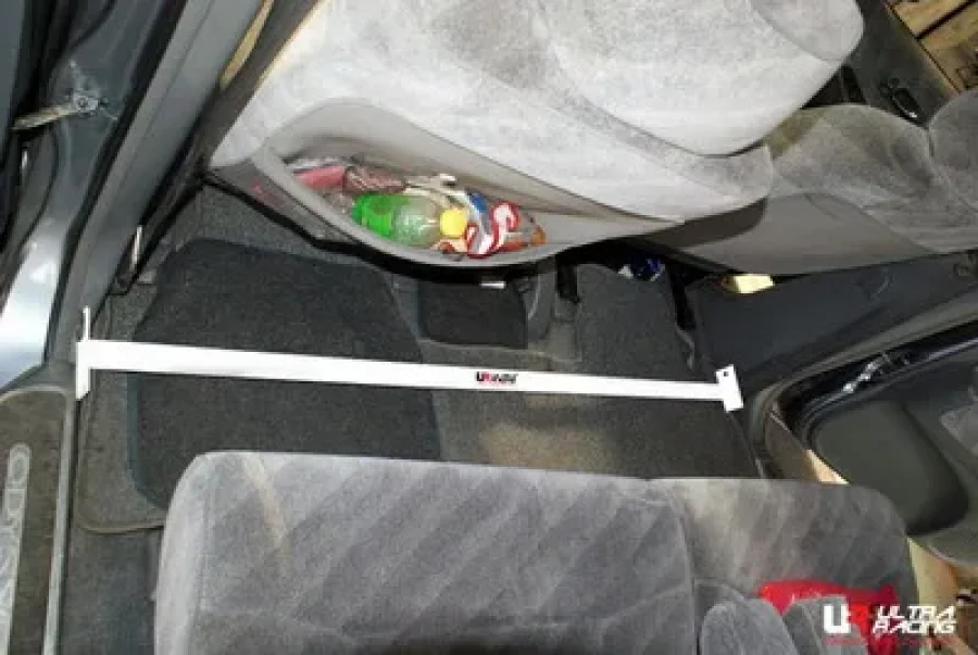 Ultra Racing Honda Odyssey 94-98 RA 2.2 UltraRacing 2-Point Room Bar, référence RO2-1384