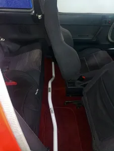Ultra Racing Suzuki Swift 89-94 UltraRacing 2-Point Room Bar, référence RO2-1602