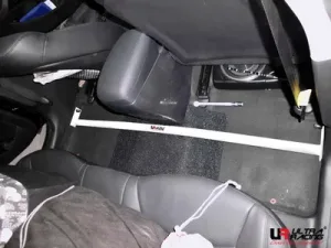 Ultra Racing Hyundai Elantra 11-15 / I30 12-17 UltraR 2-Point Room Bar, référence RO2-1639