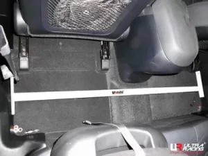 Ultra Racing Kia Sportage 10+ 2.0/2.0D UltraRacing 2-Point Room Bar 1731, référence RO2-1731