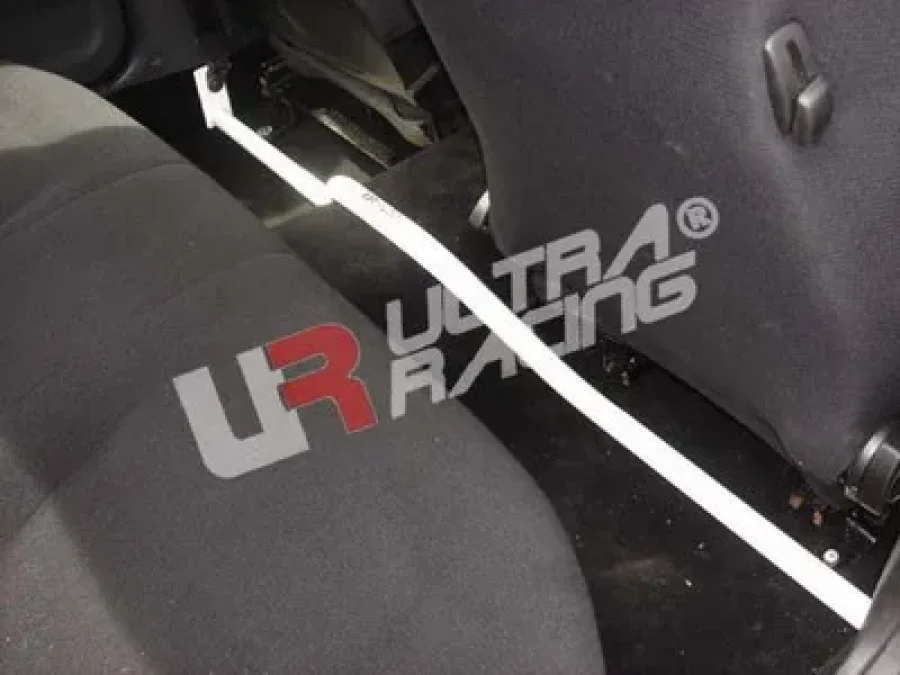 Ultra Racing Nissan Cefiro 88-94 A31 UltraRacing 2-Point Room Bar, référence RO2-400A