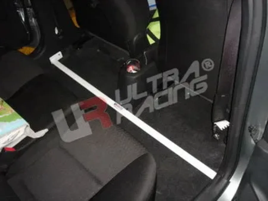 Ultra Racing Toyota Yaris HB/Sedan 05+ UltraRacing 2-Point Room Bar 637, référence RO2-637