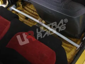 Ultra Racing Daihatsu Charade G11 83-85 Ultra-R 2-Point Room Bar, référence RO2-667