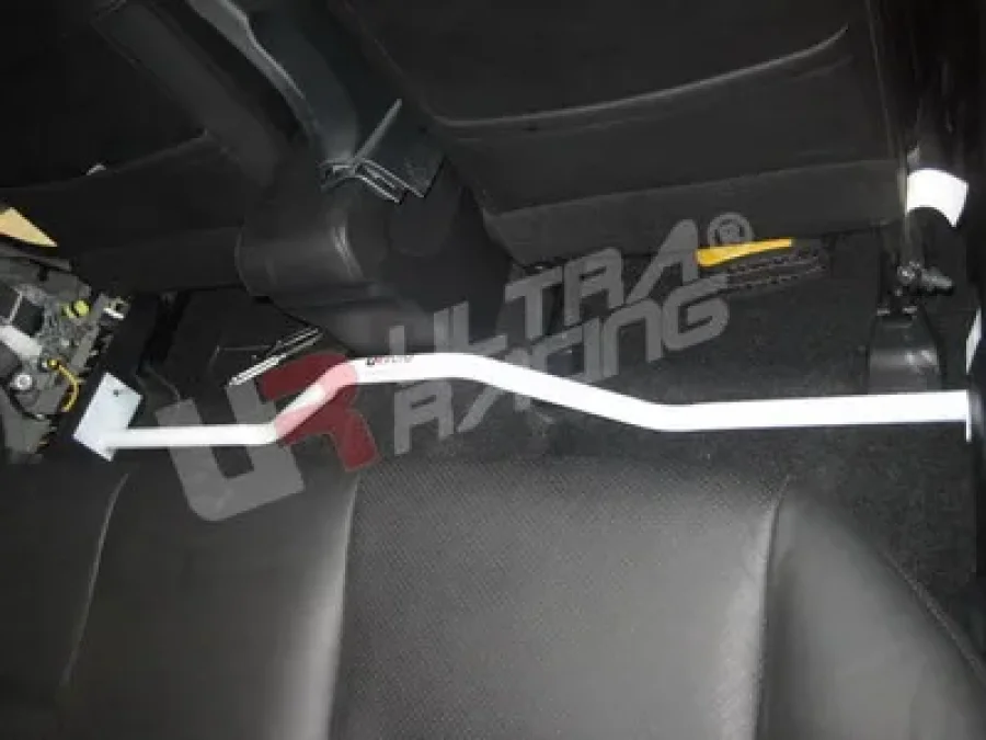 Ultra Racing Mitsubishi Lancer 07+ Ultra-R 2-Point Room Bar 820, référence RO2-820