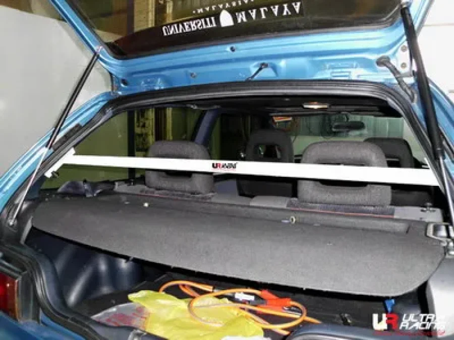 Ultra Racing Honda Civic 88-91 3D UltraRacing Rear C-Pillar Bar 1724, référence RU2-1724