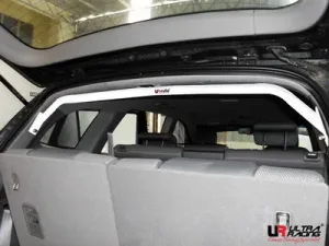 Ultra Racing Hyundai Santa Fe 07-12 CM (all) Ultra-R Rear C-Pillar Bar, référence RU2-1744