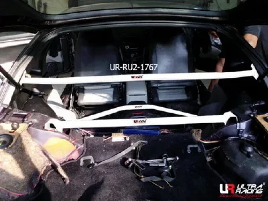Ultra Racing Nissan 300ZX Z32 90-97 UltraRacing 2-Point Rear C-Pillar Bar, référence RU2-1767