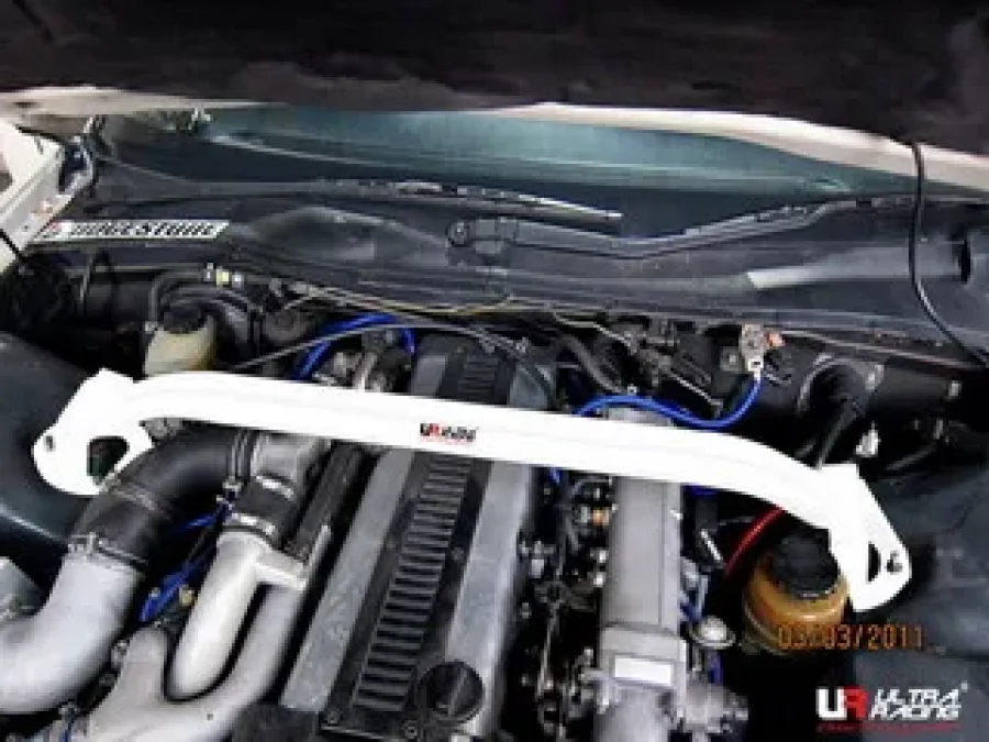 Ultra Racing Toyota Chaser 92-00 X90/100 UltraRacing Front Upper Strutbar, référence TW2-1239