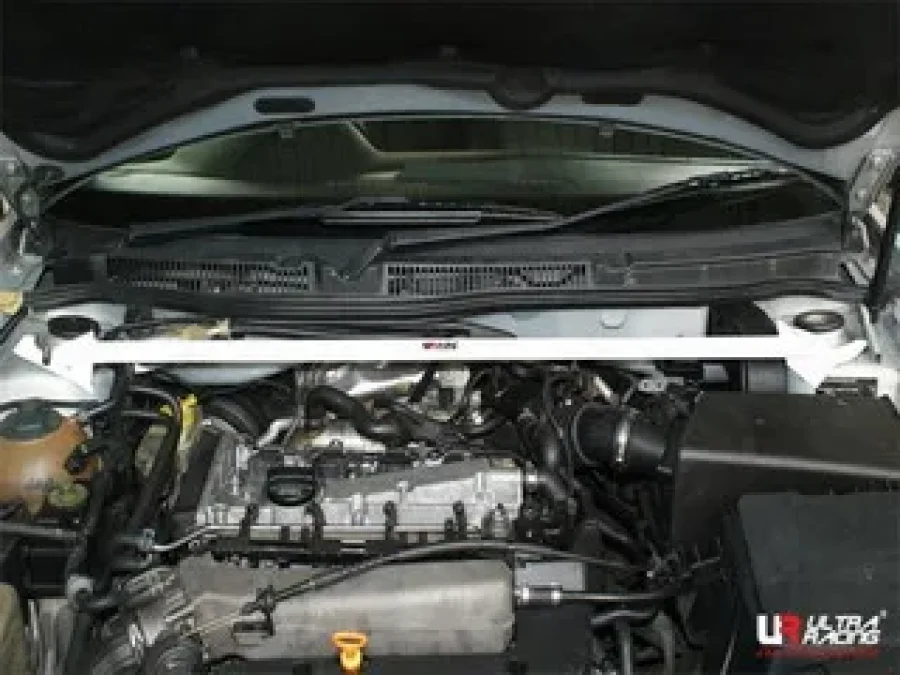 Ultra Racing VW Golf 4 97-06 1.8/TDI Ultra-R Front Upper Strutbar 1269, référence TW2-1269