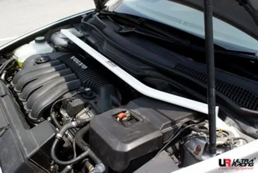 Ultra Racing Volvo S40 08+ UltraRacing 2-Point Front Upper Strutbar V2, référence TW2-1374