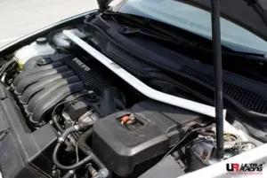 Ultra Racing Volvo S40 08+ UltraRacing 2-Point Front Upper Strutbar V2, référence TW2-1374